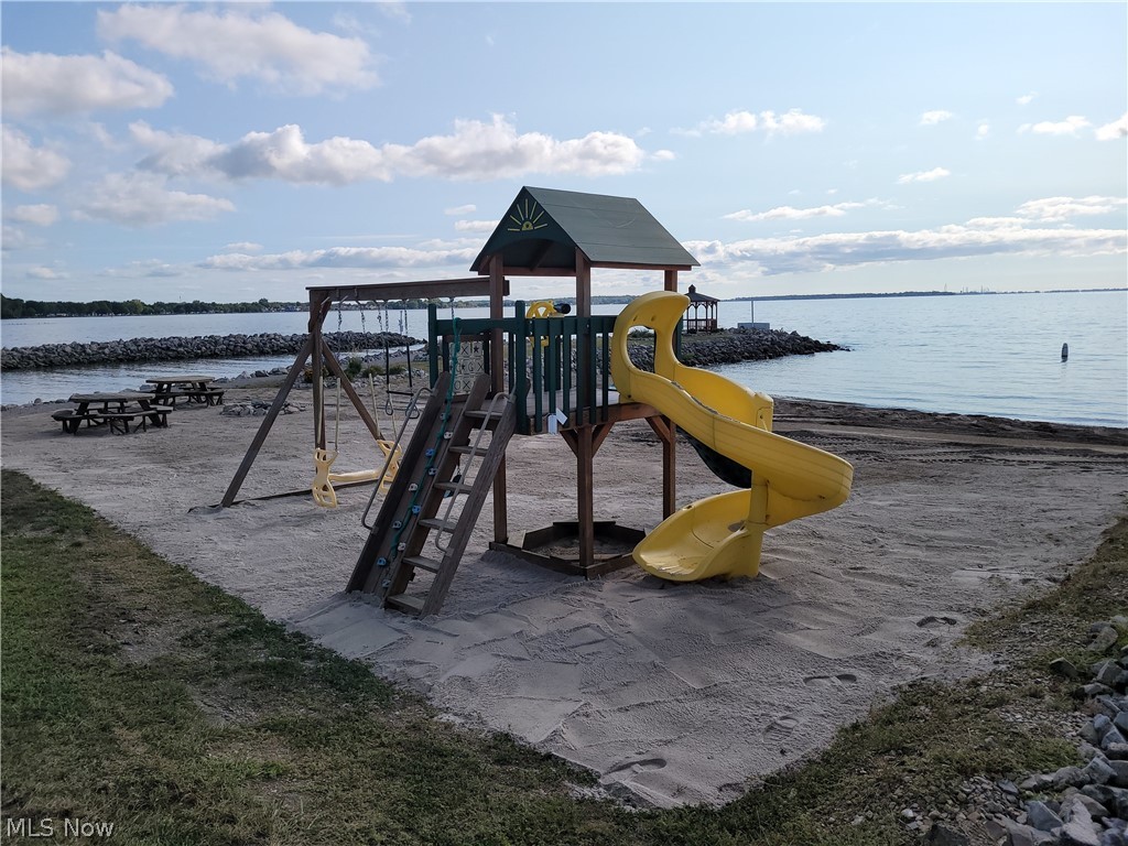 Marblehead Estates & Yacht Club - Residential