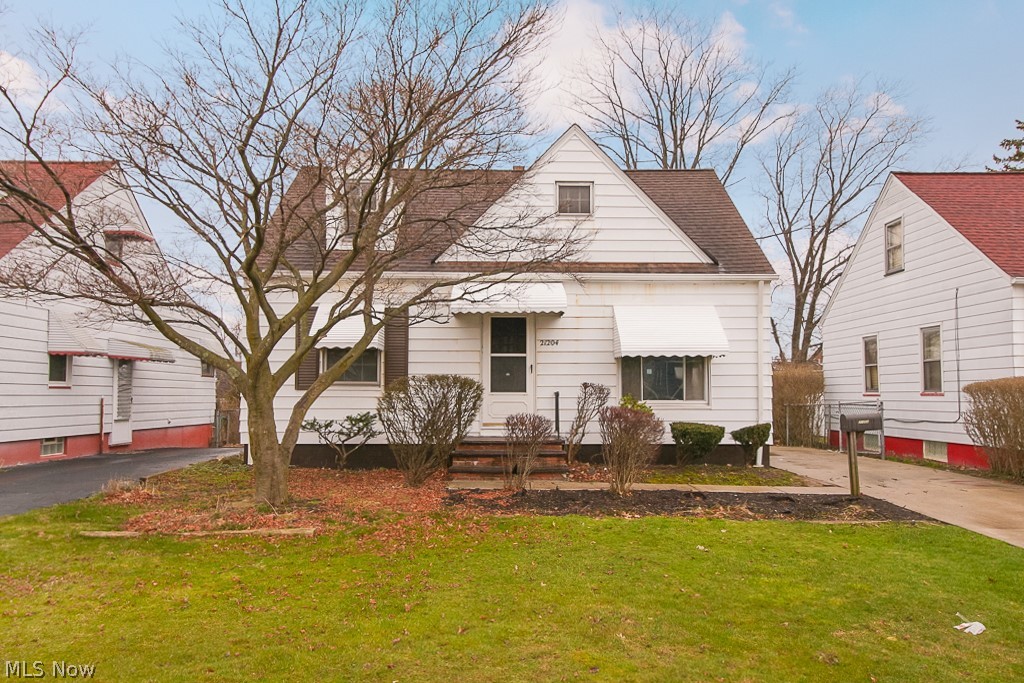 21204 Franklin, Maple Hts - Spacious 3 bed 1 bath home! //
$1050 rent/ $1050 deposit //
$49 application fee per adult //
NO SMOKING //
1 time $129 non-refundable set up fee paid at lease signing //
*** MOVE-IN DATE 21-30 DAYS OUT TO ACCOMMODATE REQUIRED CITY COMPLIANCE WITH CITY OF MAPLE HTS. - MOVE-IN DATE TBD, NO EXCEPTIONS. ***
$30/month required resident benefit package; can include personal property/liability insurance for an additional$5/month for $35/month total //
All applicants are required to fill out a PetScreening application, found on our website/app before being processed. Even if you have NO pets - this app must be filled out. 1-2 pets OK w/ approved PetScreening & PetFee (Some breed restrictions apply). 1 time, non-refundable pet fee of $200-300 per animal applies to all pets & must be paid prior to or when you pay your 1st month rent. (No fee for qualified assistance animals) //
Our application is processed through secure site: Findigs. They require