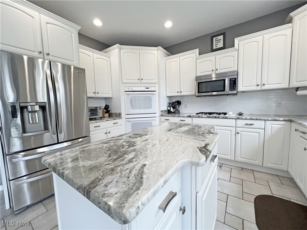 5685 Deer Creek Drive, Willoughby, Ohio image 15