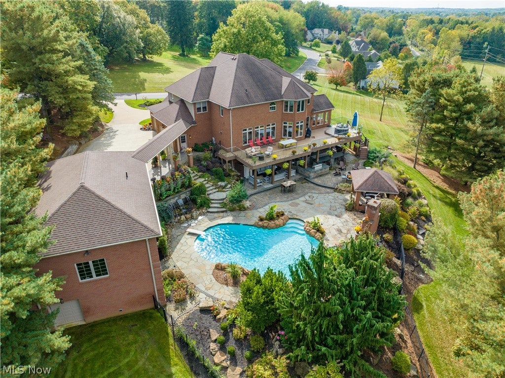 2389 Amberwood Circle NE