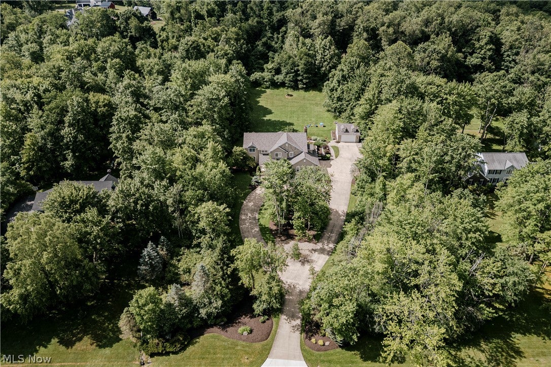 7775 Woodlands Trail
