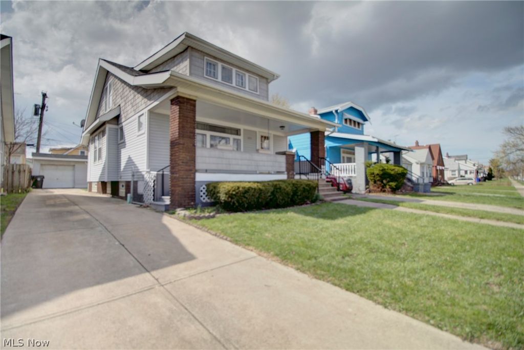 Photo of 3874 W 137th Street, Cleveland, OH 44111 (MLS # 5198682)