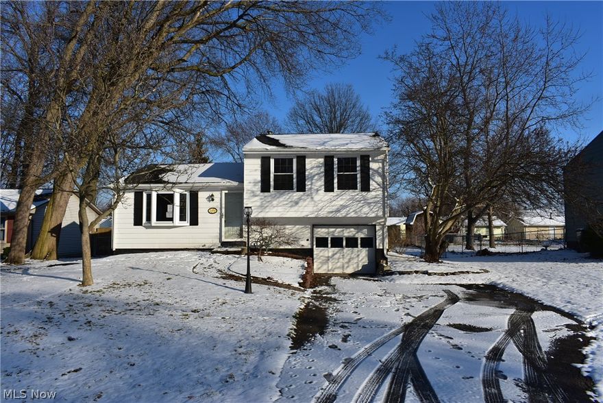 3 bedroom 1 bath home situated on a large lot. Interior Features Include: large living room, formal dining room, updated kitchen, 3 bedrooms on the 2nd level, Full bath on the second level, lower level has the garage and the laundry/utility area and more! Exterior Features include: large fenced in back yard, paved driveway and more!  Case number 412-585940. HUD Homes are sold AS IS.