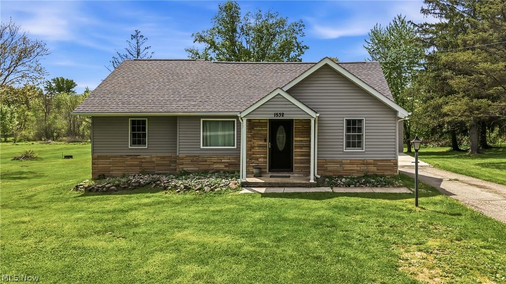 Photo of 1532 S Stateline Road, Masury, OH 44438 (MLS # 5208374)