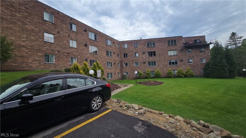 Tiny photo for 315 Solon Road #202, Chagrin Falls, OH 44022 (MLS # 5240892)