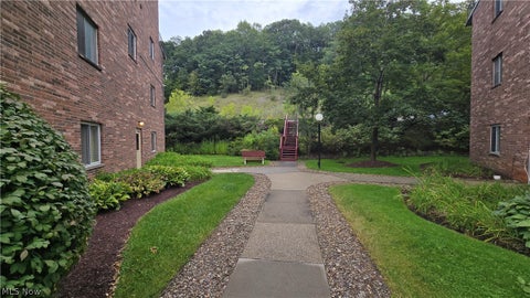 Tiny photo for 315 Solon Road #202, Chagrin Falls, OH 44022 (MLS # 5240892)