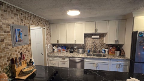 Tiny photo for 315 Solon Road #202, Chagrin Falls, OH 44022 (MLS # 5240892)