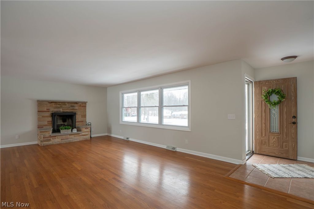 Photo of 8541 E Wadora Circle NW, North Canton, OH 44720 (MLS # 5186234)