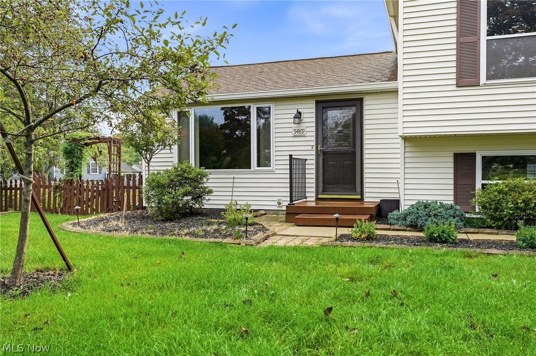 5489 Young Road
