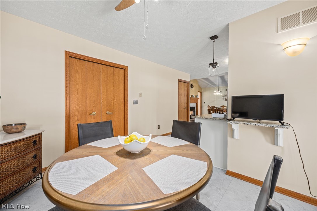 Villas Sterling Oaks Condo - Residential