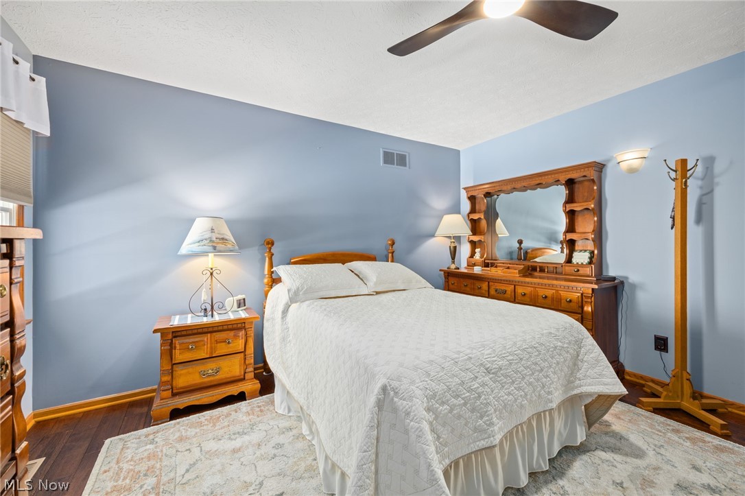 Villas Sterling Oaks Condo - Residential