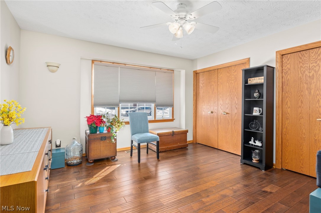 Villas Sterling Oaks Condo - Residential