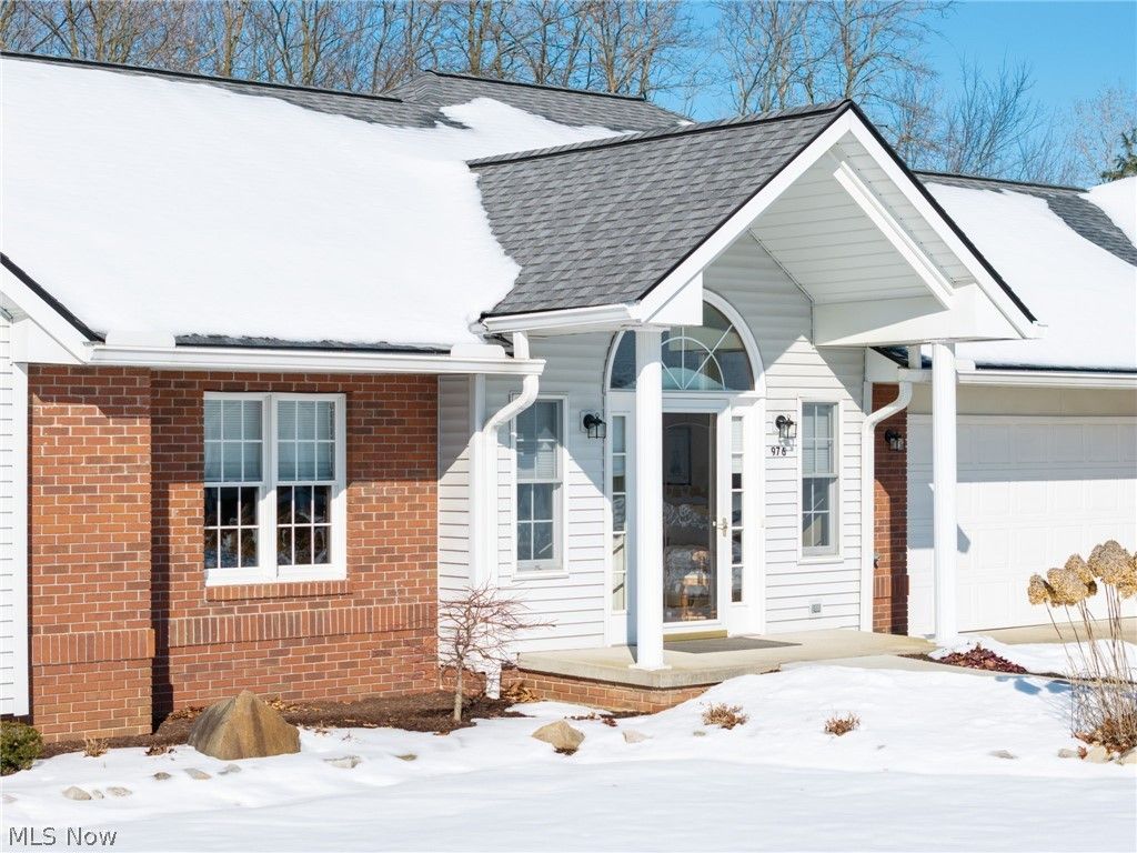 Photo of 976 Rosemarie Circle, Wadsworth, OH 44281 (MLS # 5187167)