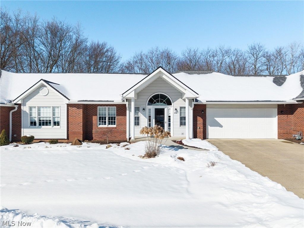 Photo of 976 Rosemarie Circle, Wadsworth, OH 44281 (MLS # 5187167)