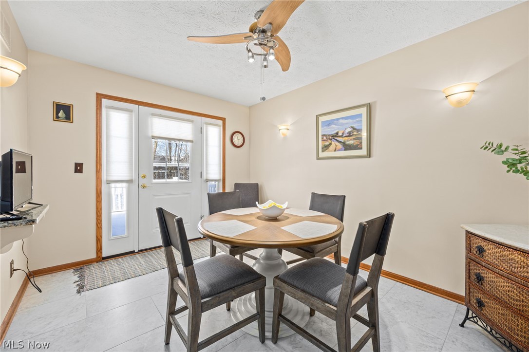 Villas Sterling Oaks Condo - Residential