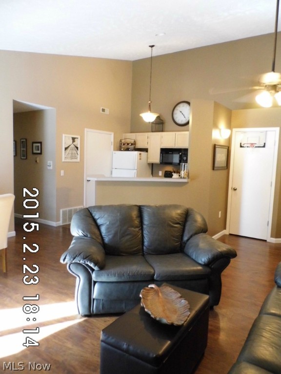 Brookledge Commons Condos - Residential