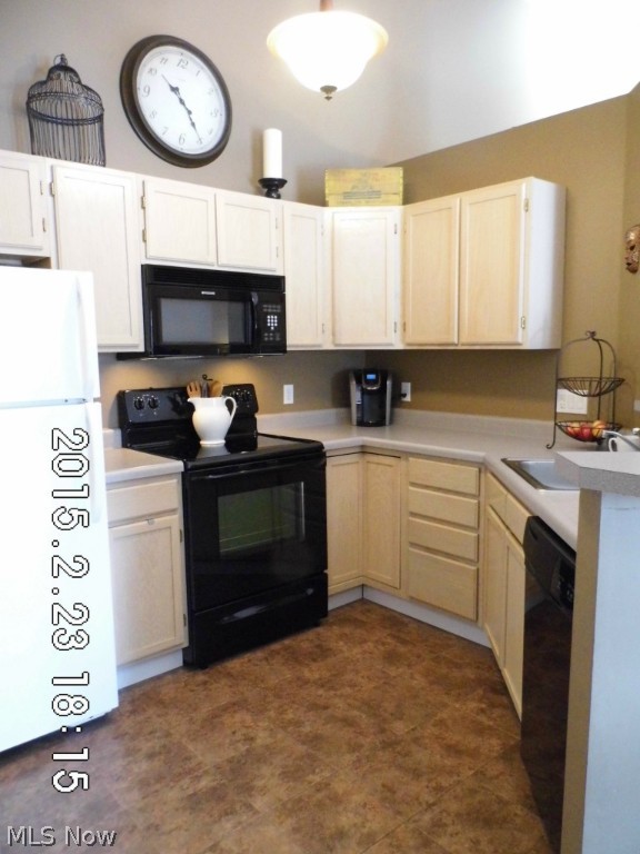 Brookledge Commons Condos - Residential