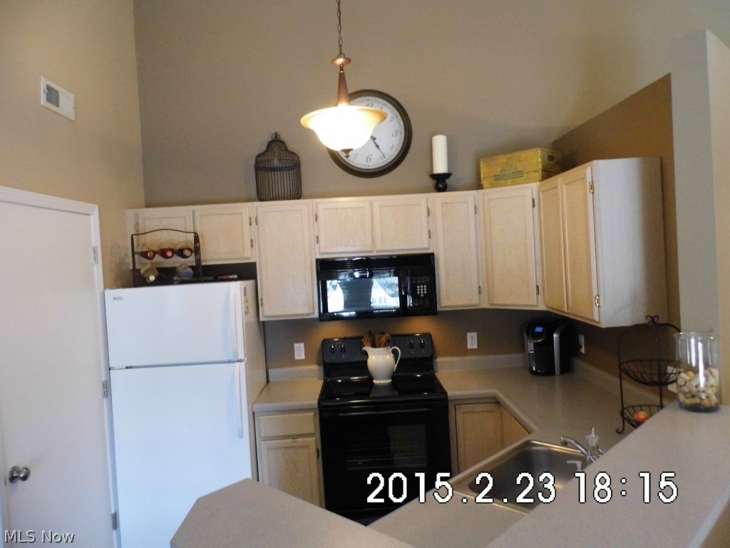 Brookledge Commons Condos - Residential