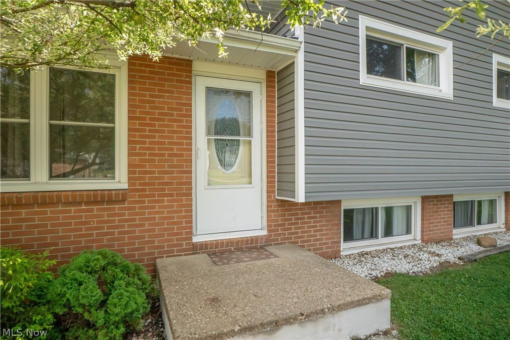 Photo of 511 Taff Circle, Louisville, OH 44641 (MLS # 5223270)