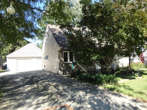 Homes For Sale - 234 Wallace Drive<br/> Berea, OH 44017