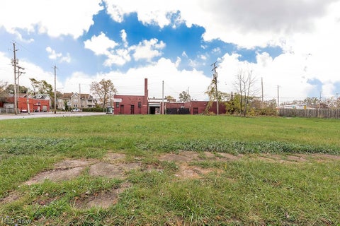 Photo of 812 E 125th Street, Cleveland, OH 44108 (MLS # 5239772)