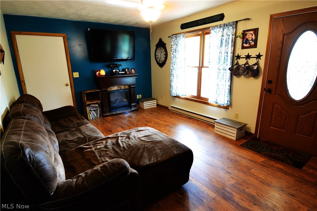 Road Island Lakes - Residential