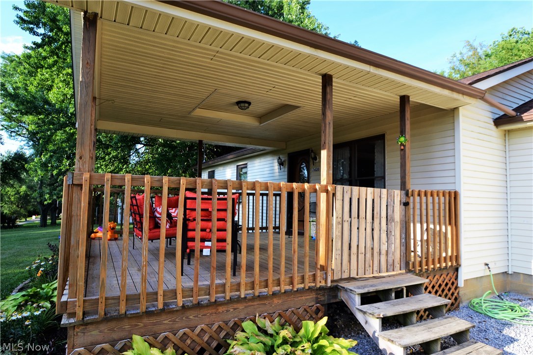 Road Island Lakes - Residential