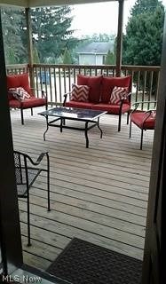 Road Island Lakes - Residential