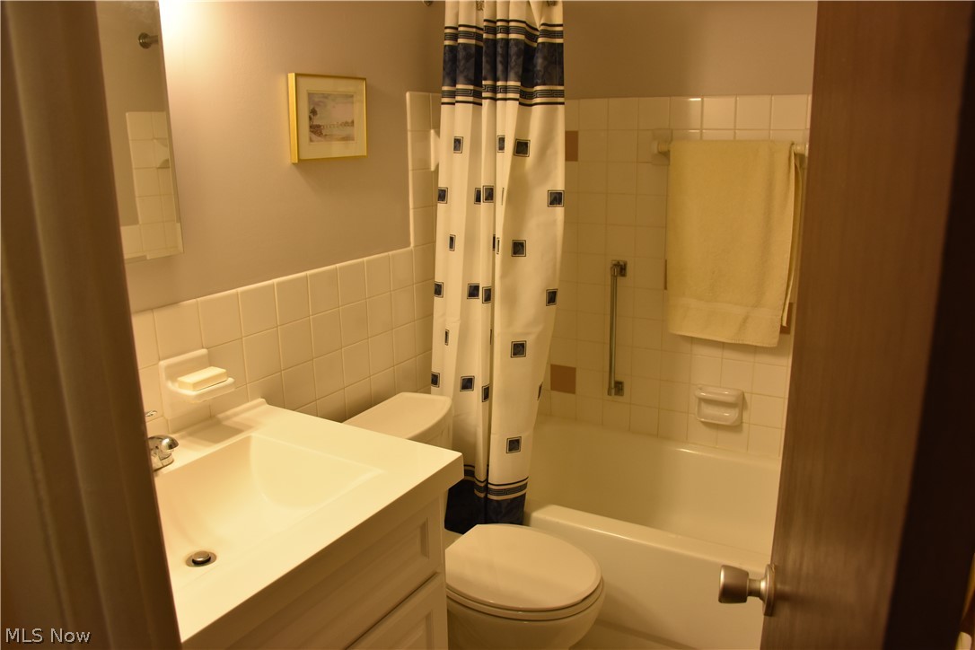 Silver Lake Towers Condo - Residential