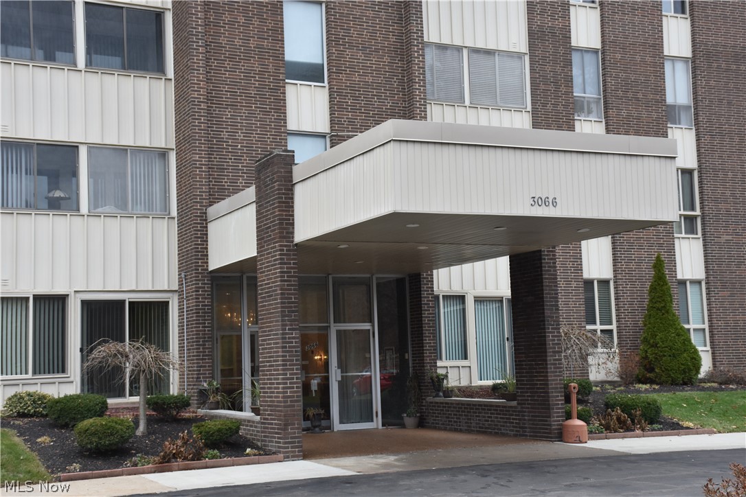 Silver Lake Towers Condo - Residential