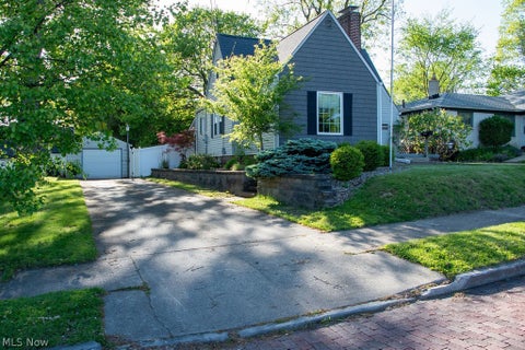 Homes For Rent - 2011 Rowland Avenue<br/> Canton, OH 44709
