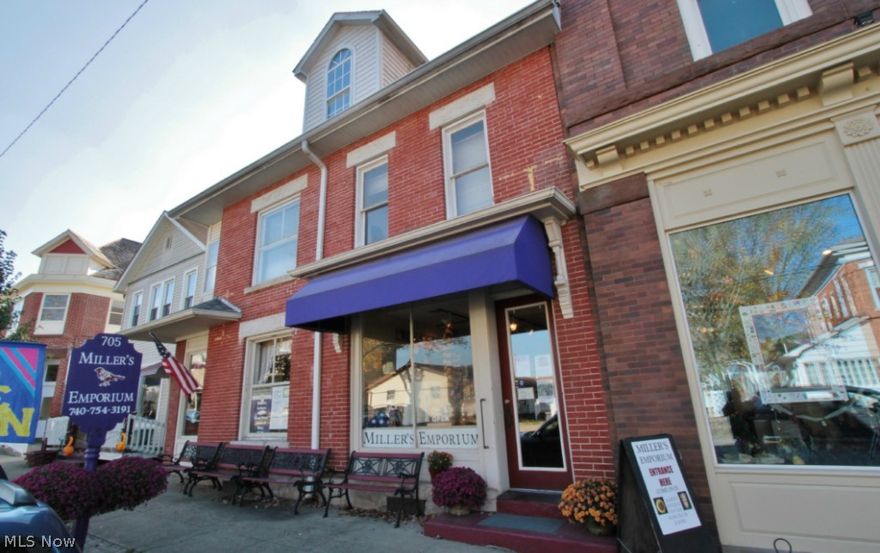 Great visibilty with this available commercial space located on Main Street in Dresden Ohio. This 1300 +/- space offers many potential uses with its open layout.