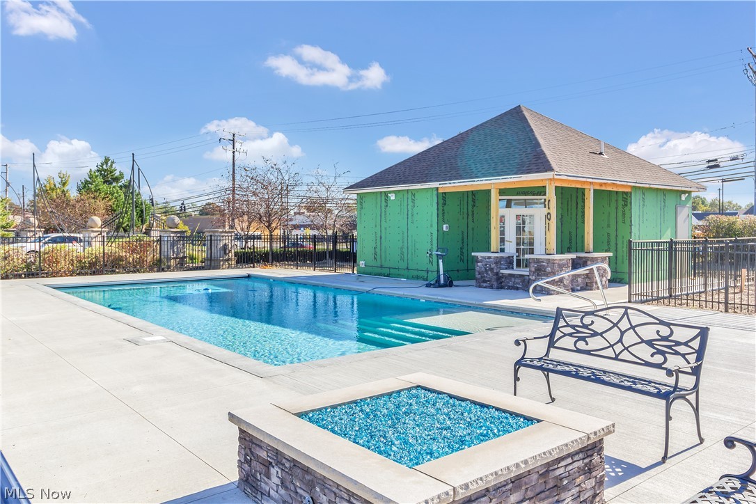 Lake Club at Larimar - Residential