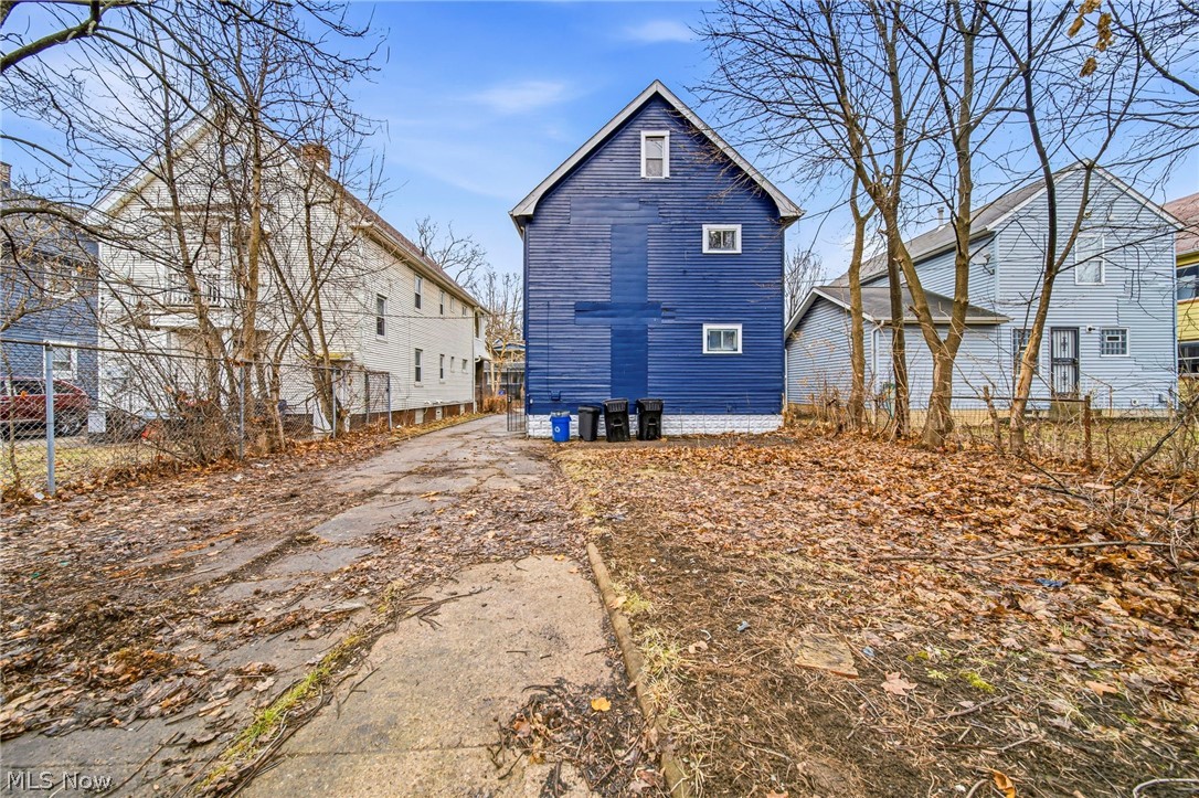 9512 Parkview Avenue