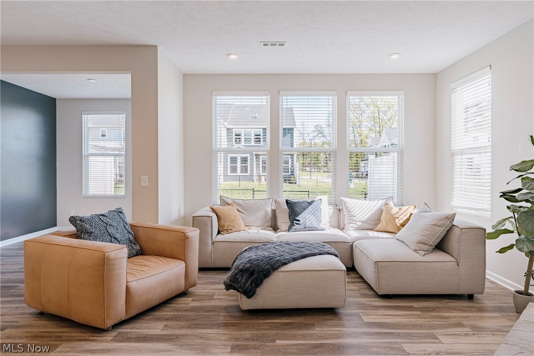 Parkway Xing Ph - Residential