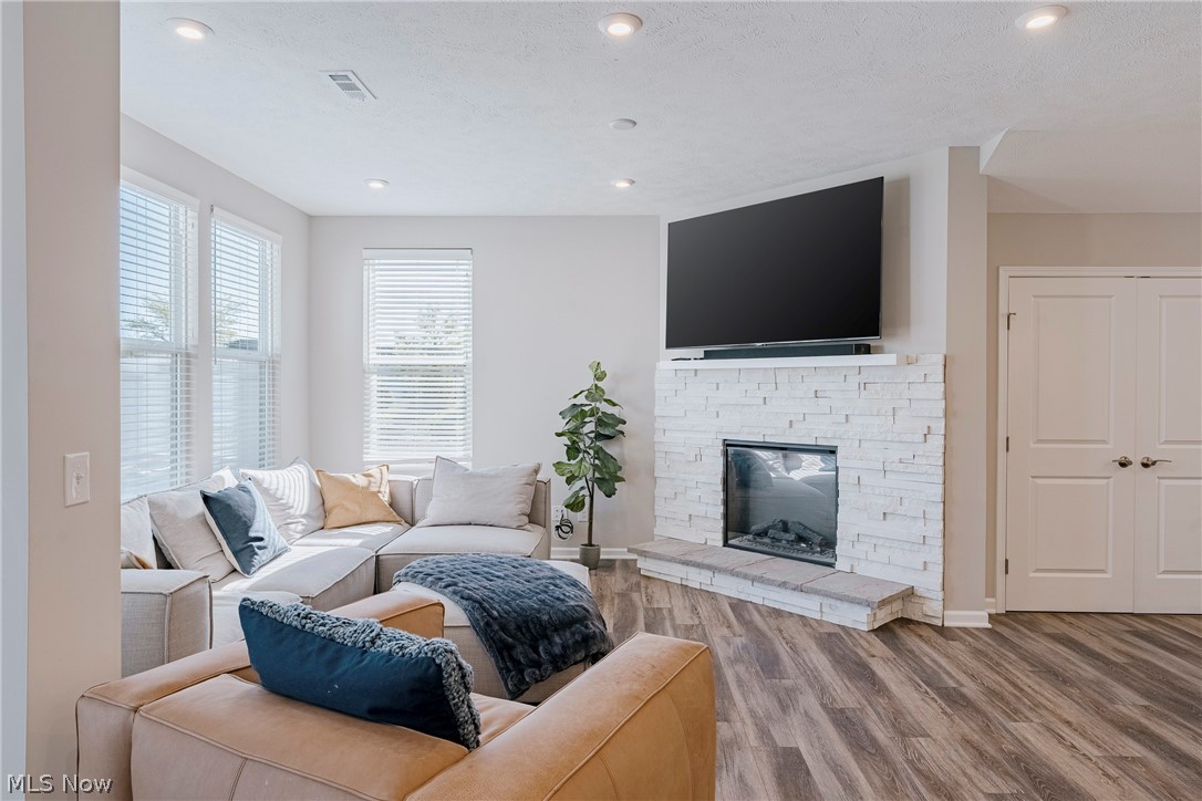Parkway Xing Ph - Residential