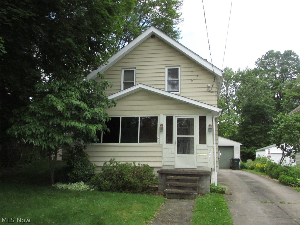 An affordable Cuyahoga Falls colonial with 3 bedrooms and a massive 28'x20' garage! There are natural hardwood floors throughout. The kitchen has had some updates. There is a large yard with a large deck. The living room opens to a covered porch. There have been many updates including vinyl windows, furnace, and air. There is a full basement, formal dining room, large bathroom, and so much more