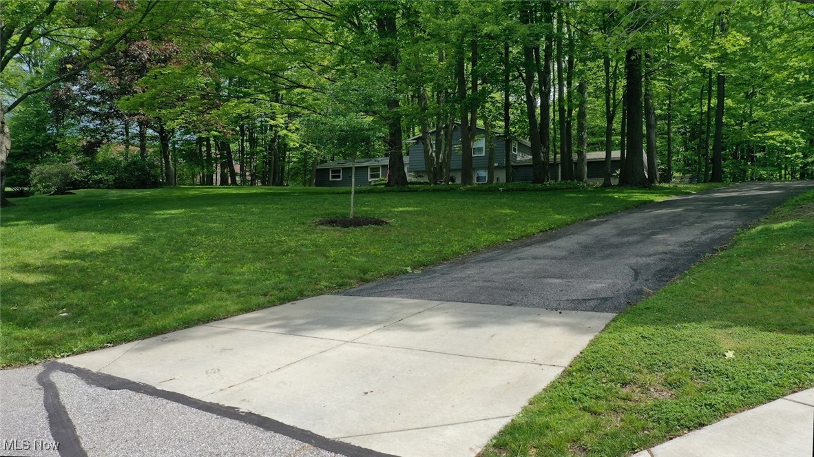 431 Somerset Drive, Chagrin Falls, Ohio image 3