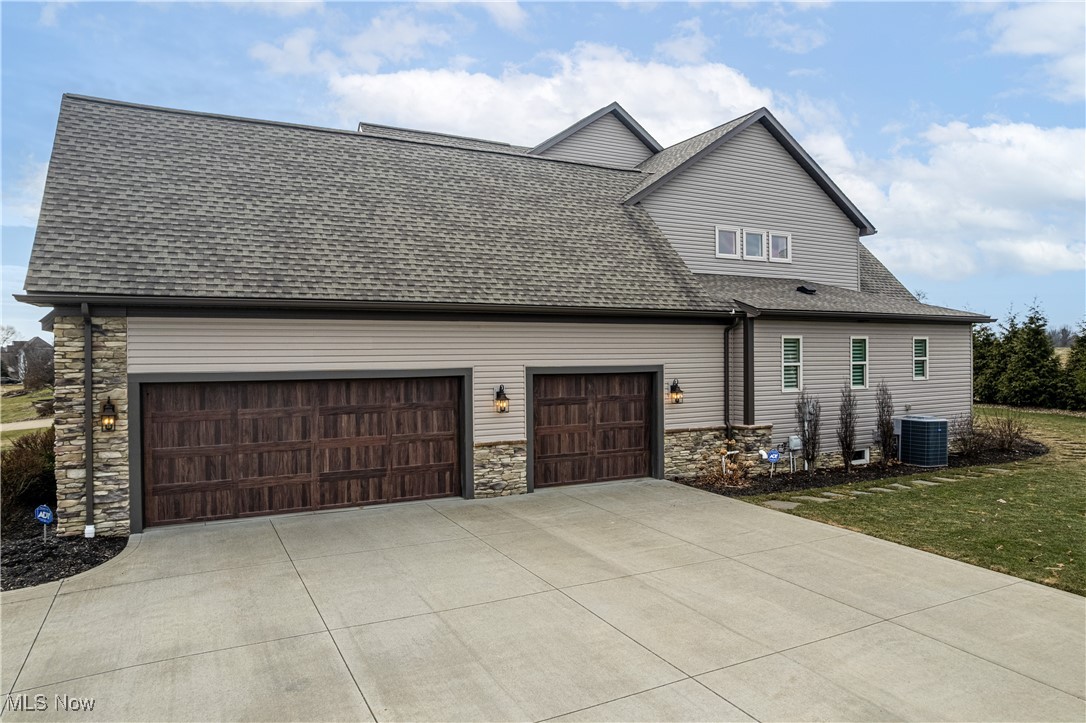 6252 Highland Green Drive, Medina, Ohio image 41