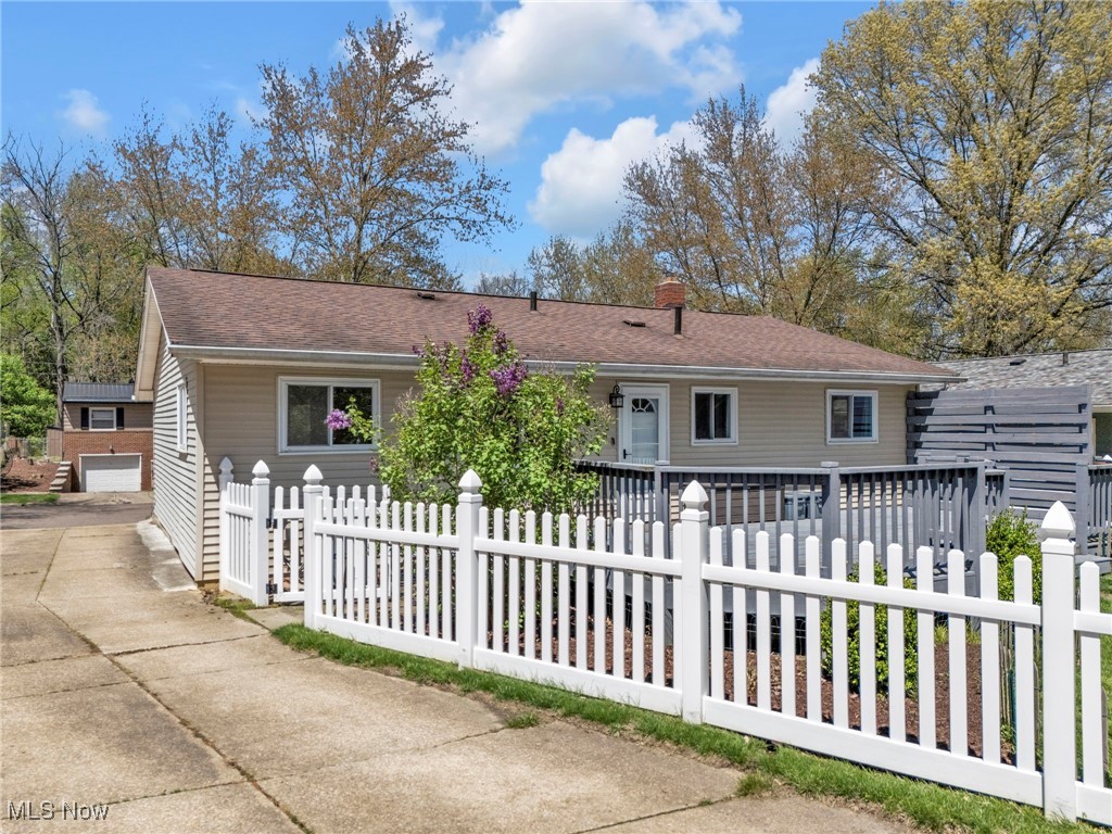 1069 Middlecoff Drive, Akron, Ohio image 31