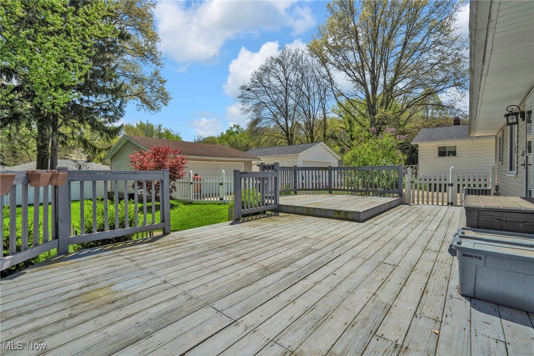 1069 Middlecoff Drive, Akron, Ohio image 28