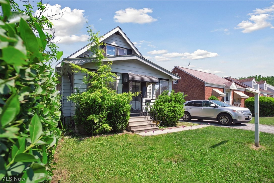 Spacious 3 Bed 1 Bath Front Porch Cap Code in Euclid. The First Floor Offers a Large Living Room, Dining Room, Kitchen 2 Bedrooms On Office/work Space and A Full Bath. Additional Bedroom on the 2nd Floor 1 Car Garage. Tenant occupied. Do Not Disturb Tenants. Contact Listing Agent for Details!