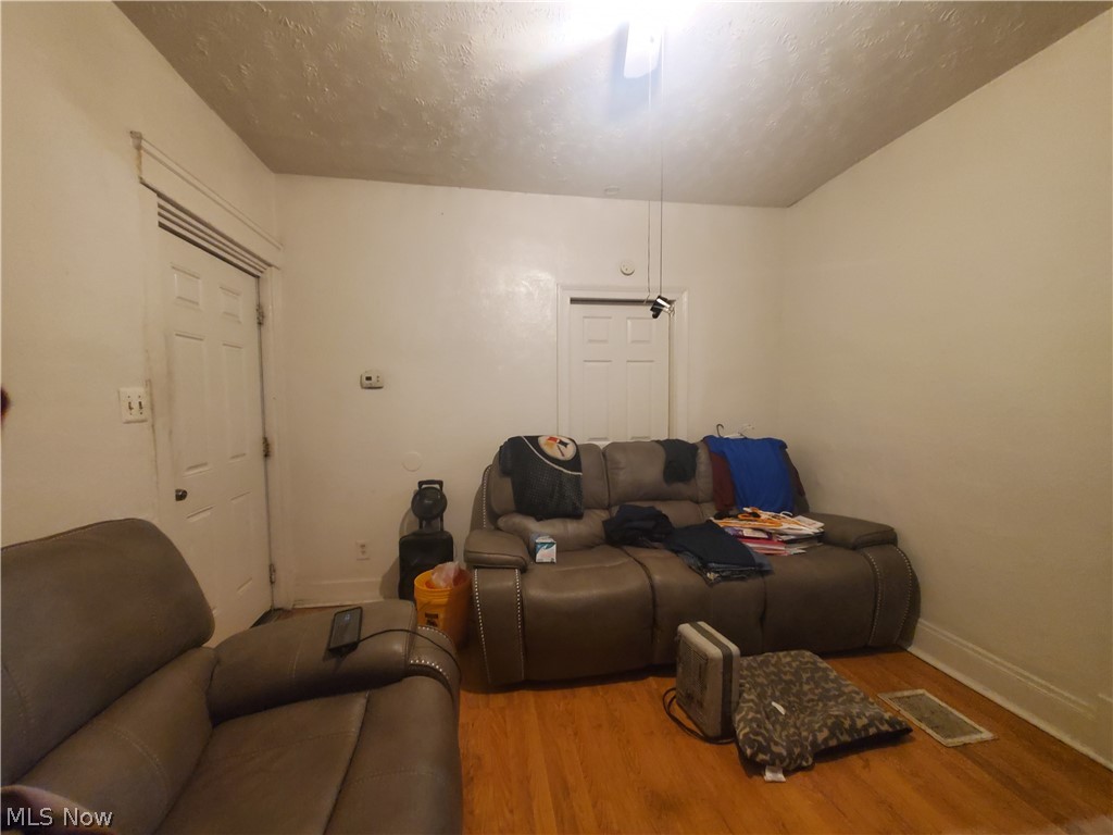 Elworthy Helwick Cos Home Garden - Residential Income