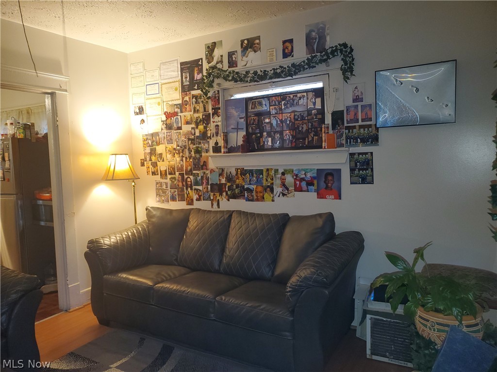 Elworthy Helwick Cos Home Garden - Residential Income