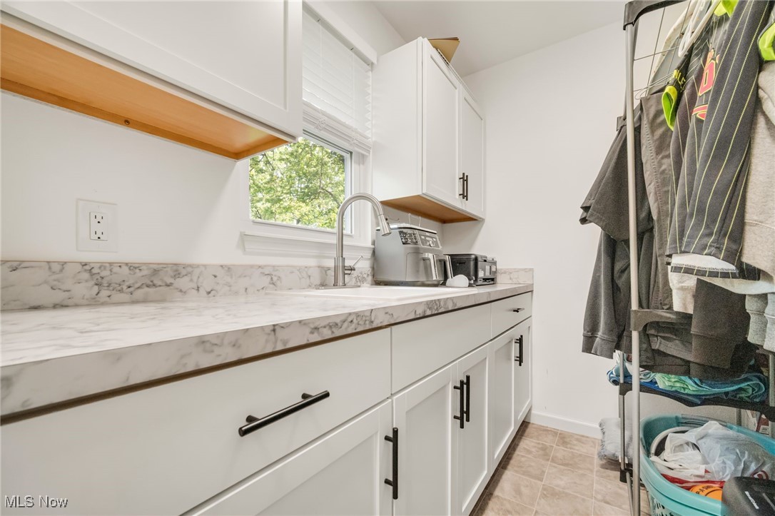 7427 Hawk Avenue, Mentor, Ohio image 25