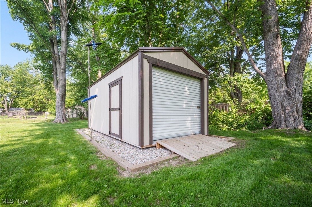 7427 Hawk Avenue, Mentor, Ohio image 8