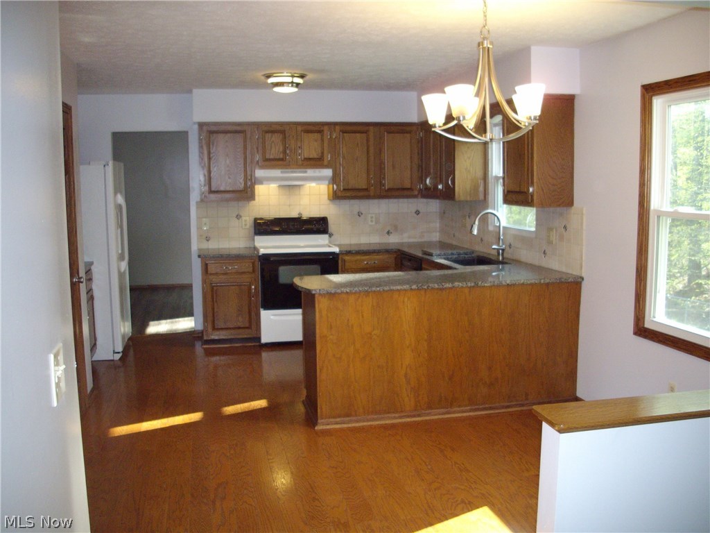 Brentwood Estate #8 - Residential