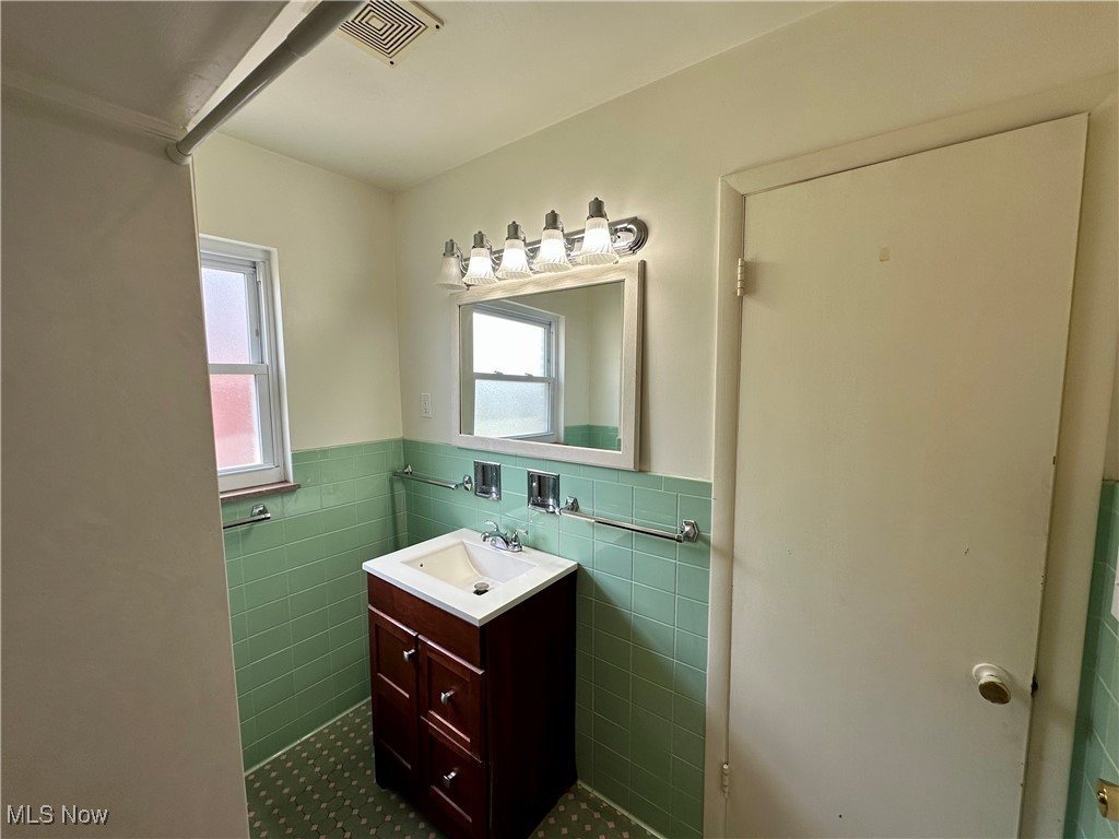 Bloom & Long - Residential Lease