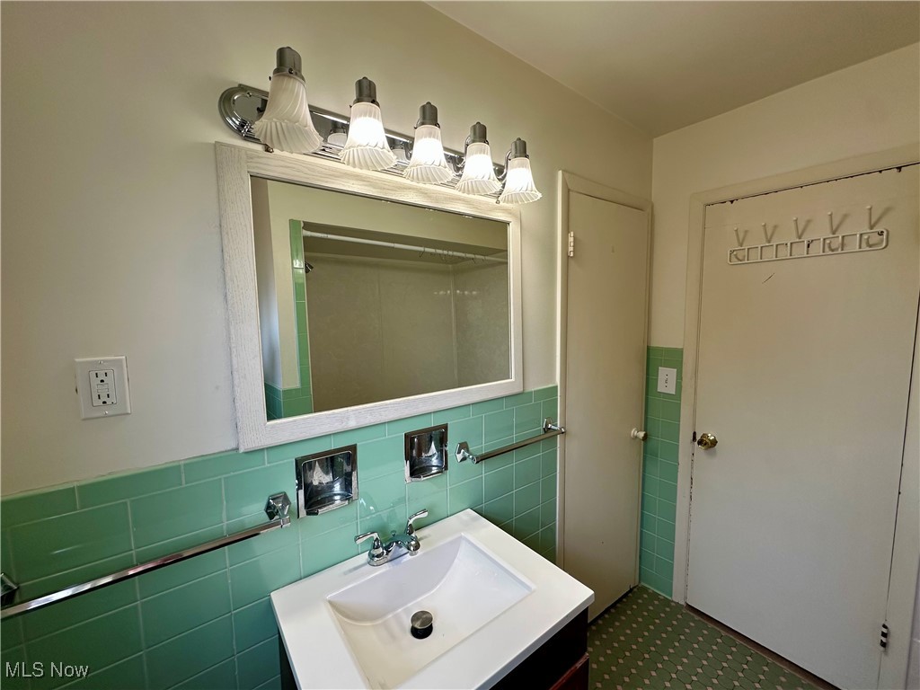 Bloom & Long - Residential Lease