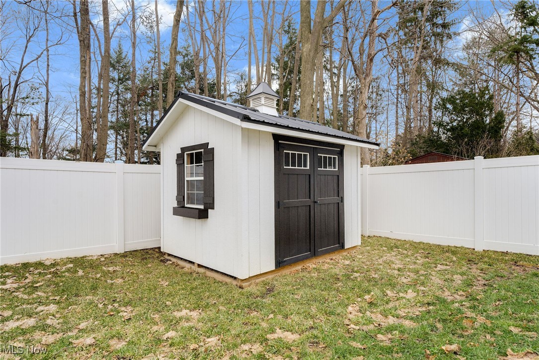 8609 Baker Avenue, Mentor, Ohio image 37